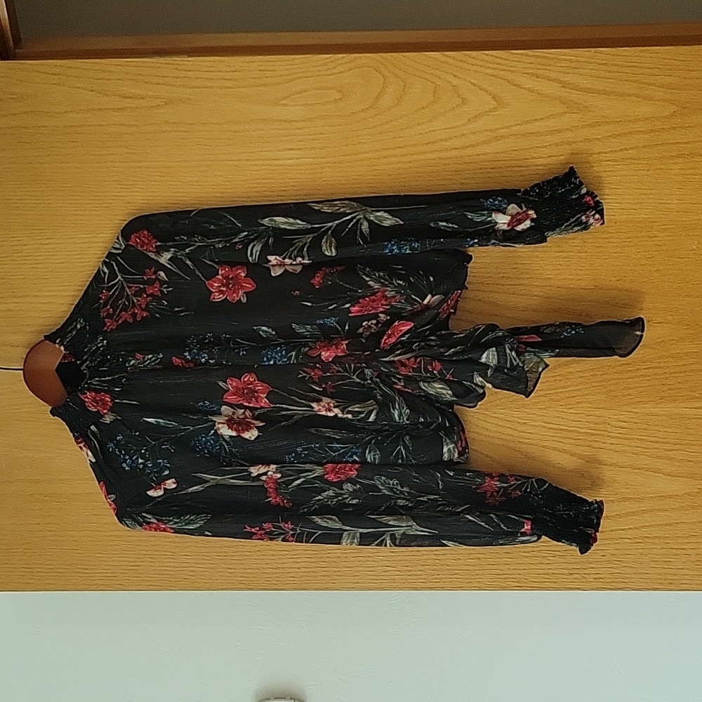 Olivaceous top
